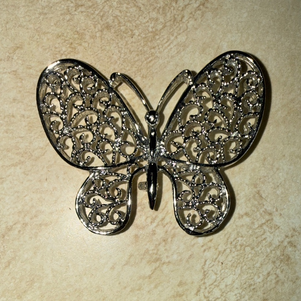 Elegant Silver Butterfly Gerry’s Brooch - Women's Jewelry (1)